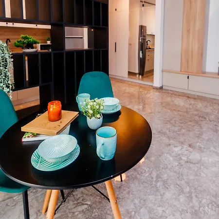 Emerald - Private Parking & Self Check-in *