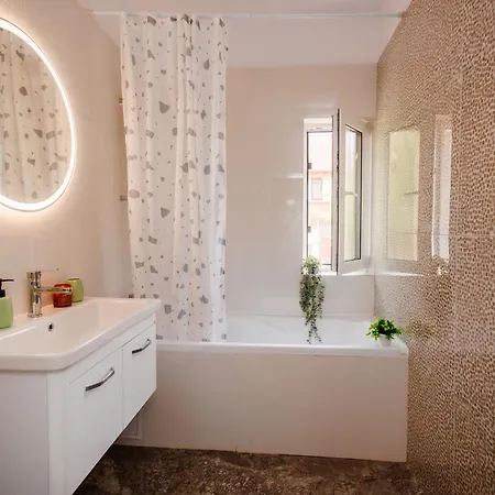Apartmán Emerald - Private Parking & Self Check-in