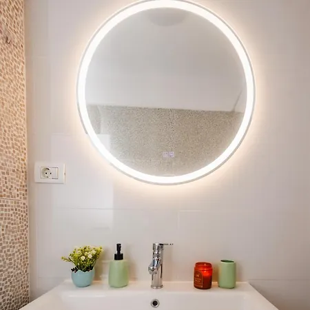 Emerald - Private Parking & Self Check-in Apartmán *